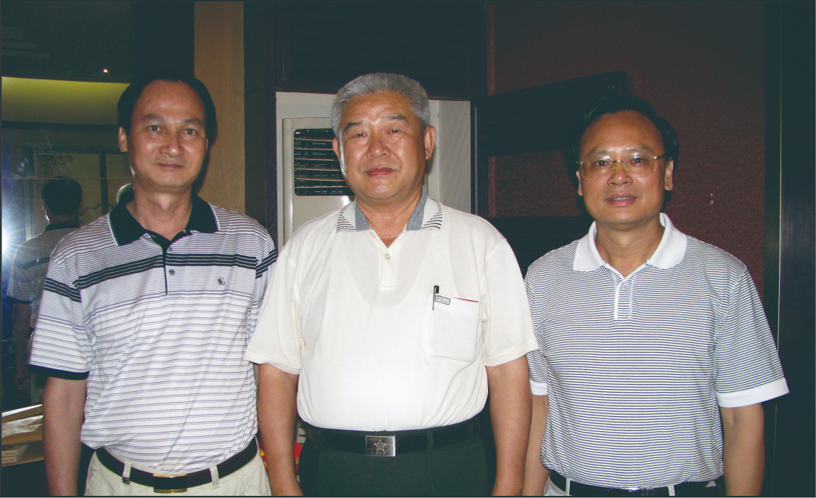 廣西區(qū)發(fā)改委領(lǐng)導(dǎo)陪同中國人民解放軍總參謀部政治部主任賈雪陽軍（照片中）到公司實地考察，并給予“好安節(jié)電器”高度評價